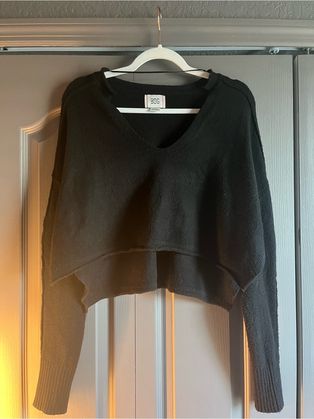 BDG Pullover Sweater - Crop V-Neck in Black - Size Small